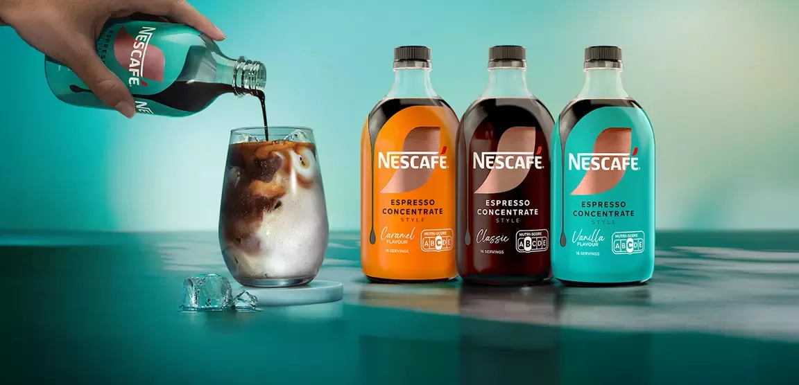 Nescafé Espresso Concentrate für schnelle Eiskaffee-Kreationen zu Hause
